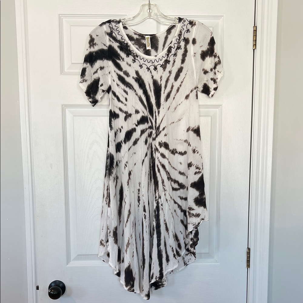 Shoreline Monochrome Swirl coverup dress